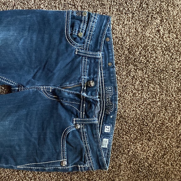 Miss Me JE6033GX Dark Wash
Embellished Jeggings - Picture 2 of 4